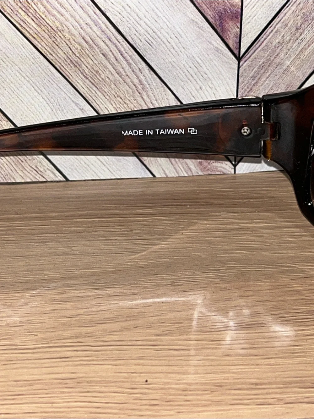 American EagleTortoiseshell Brown Gradient Sunglasses